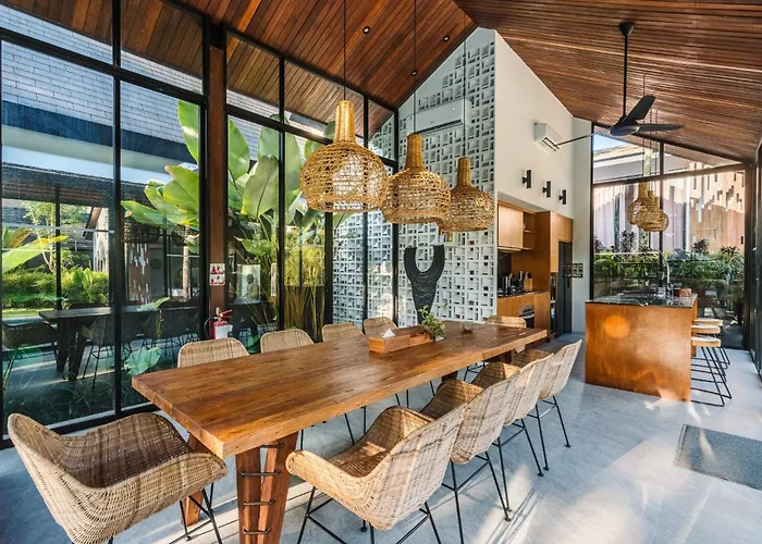 Luxury With Jacuzzi Near Monkey Forest Villa Ubud