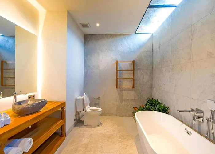 Luxury With Jacuzzi Near Monkey Forest Villa