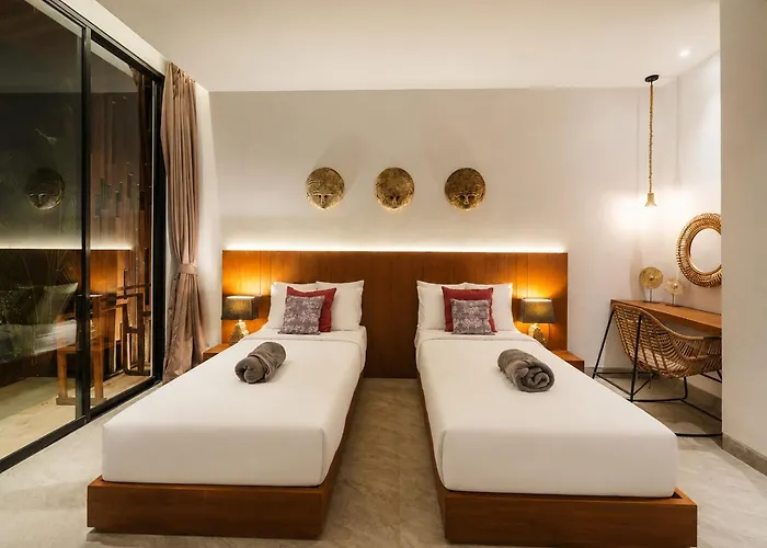Luxury With Jacuzzi Near Monkey Forest Villa Ubud