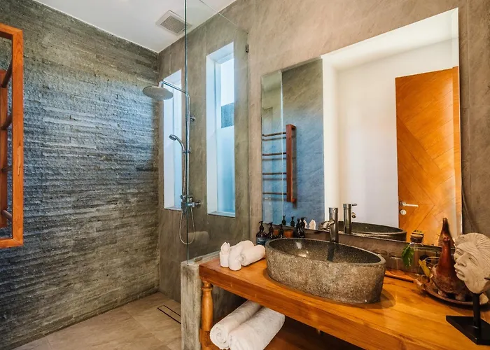 Luxury With Jacuzzi Near Monkey Forest Villa