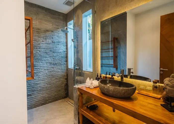Luxury With Jacuzzi Near Monkey Forest